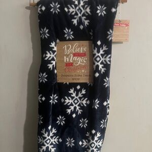 Snowflake Oversize Plush Throw, 50" x 70"